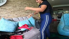 Squeezing stepsister's white booty after long absence jhodez1