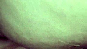 el vecino me solprende en el ba�o y me folla el culo en esta homemade latina big ass scene