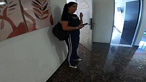 Squeezing stepsister's white booty after long absence jhodez1