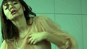 Romanian teen 18+ Ana Tomouanu allows us to get to know her more intimately