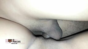 mi hermanastra llega mi cuarto para que follemos bajo las sabanas porno en espanol