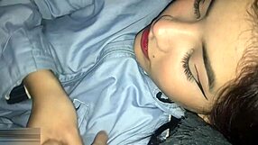 La hermanastra latina olvidó ponerse las bragas - now she's bent over for deepthroat sucking and creampie action.