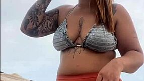 Tô Na Praia E Já Estou Inchada E Molhadinha Pronta Pra Leva Rola