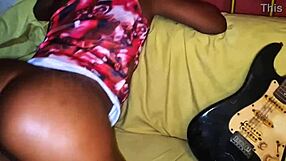 i called fuck buddy to slave pound my pussy then squirted river haha