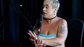 milf pega cara broxado no publico misto e ja ta com raiva escolhe bem just joana em sheer red