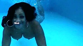 अमी ओटोवा कमशॉट की भीख मांगती बॉडी पर मलती हार्डकोर जेएवी