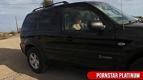 Ever wonder how blonde stunner Samantha Rone licks Mindi Mink's bushy garden outdoors?