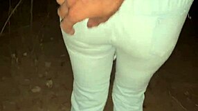 padosan ko jungle me le jakar uski geeli chut me lund daal diya aur chudai kar li