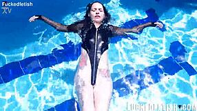 skinny latina jessica bunny's wet pussy throbs underwater