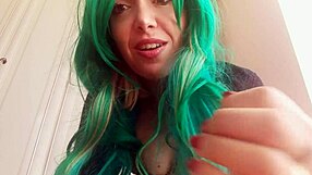 The giantess mistress hungers for your nerdy feet now