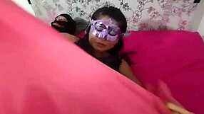 बूढ़े आदमी, अपनी भारी चूचियों वाली सौतेली मां की चूत चूचियां चोद सकोगे?