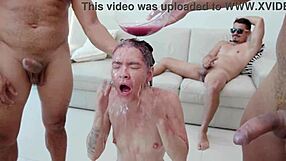 येसिका बनी को पी-स्लट्स वॉल 34 में चार बड़े लंडों से गंदी डबल चुदाई