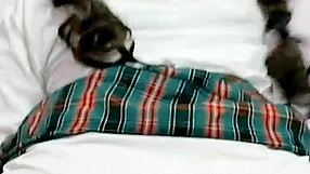 �que rico ese culazo de alumna moja braguitas con orgasmo post-escuela y lo graba todo