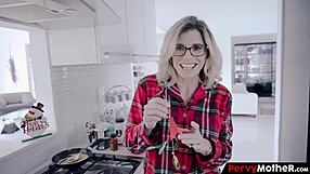 Pervy StepSon Devours Refined Mommy's Juicy Pussy And Rimjob During Holiday Feast