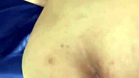 mi amigo me penetra el culo y chorrea semen en nalgas y vagina