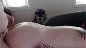 शिमेल हसीना डॉगी में दूसरी की गांड में लंड गहराई तक ठोकती है