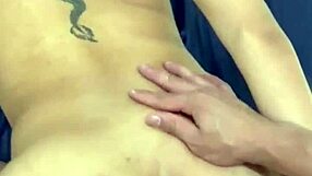 mi amigo me penetra el culo y chorrea semen en nalgas y vagina