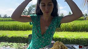 She cumwalks cafe eating sperm carbonara pasta