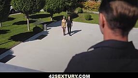 Hey dude blindfolded kitty li's handling two monster cocks in dp so hot