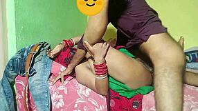 BANGLADESHİ BENGALİ HOUSEWIFE POUNDED HARD BY TAX OFFICER AT WORK
