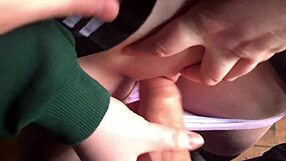 गीली लैटिना स्टूडेंट ने खंडहर घर में पैंटी दूध से भीगो दी