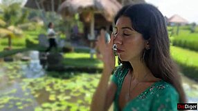 She cumwalks cafe eating sperm carbonara pasta