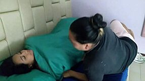 सौतेली बहन ने मुठ मारते पकड़ा लंड चाटा फिर जोर से राइड किया