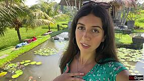 She cumwalks cafe eating sperm carbonara pasta