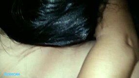 essa safada chupa pau sem camisinha e senta bem fundo