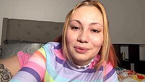 सौतेला पापा सौतेली बेटी के बदन पर झांकता रहा फिर उसकी कसी चूत चोदी