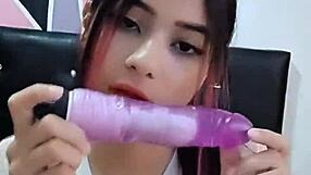 AMATEUR COLOMBIAN MOMMY SUCKS STEPDAD'S HUGE COCK IN HOMEMADE BLOWJOB