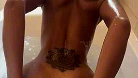 Corny films wife shaking ass in tub, then she gives tight asshole for deep creampie