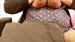 wanna fuck this sexy indian babe with natural tits bouncing?