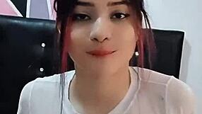 AMATEUR COLOMBIAN MOMMY SUCKS STEPDAD'S HUGE COCK IN HOMEMADE BLOWJOB