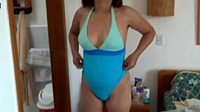 on the beach i finger my pussy watching stepmom then she begs my cum