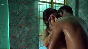 हॉट इंडियन 18+ लड़की टाइट चूत में मॉन्स्टर लंड से जोरदार चुदाई