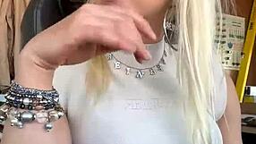 Wanna see me cum live in this steamy web chat?