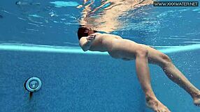 hey lady dee, shy pool teen wanna smoke and fuck underwater?