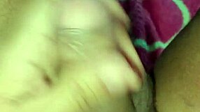 Pene mas masturbacion drives her wild with horny need!