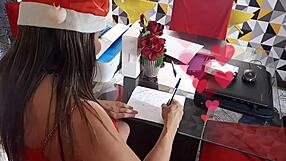 sexy peruvian milf esperanda waits for christmas natal delivery flashing her big clit pussy