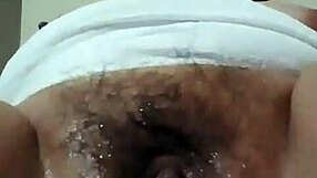 May Bay Nhu Y Lon To Fingers Her Wet Pussy Hard