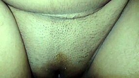 पहली बार पाकी स्टूडेंट को हॉट टीचर ने डीप अंदर बहकाया