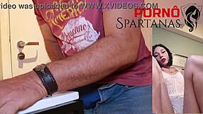 novinha de 18 vê pornô da mãe e senta no pau suculento