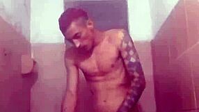 oi amor olha essa gordinha casada se esfregando no pau do marido gostoso