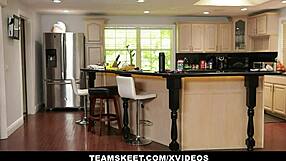 blondes kinsley kane skylar vox swap stepbrothers cum in wild contest!!