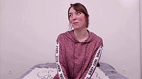 Daisy 25ans Brunette Streams Bent Over Anal in Lingerie