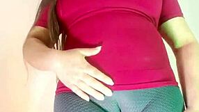 Why stepmom's huge cameltoe in leggings drips for stepson?