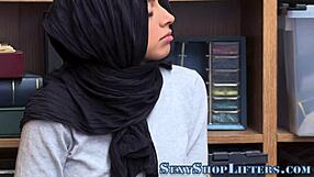 मुस्लिम जवान हसीना 18+ पकड़ी गई डोमिनेटिंग कांस्टेबल से जोरदार फेशियल