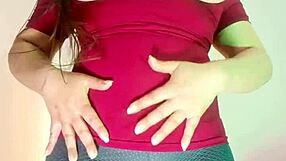 Why stepmom's huge cameltoe in leggings drips for stepson?