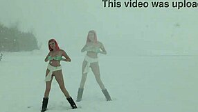 Naked Outdoor Garden Pussy Flash